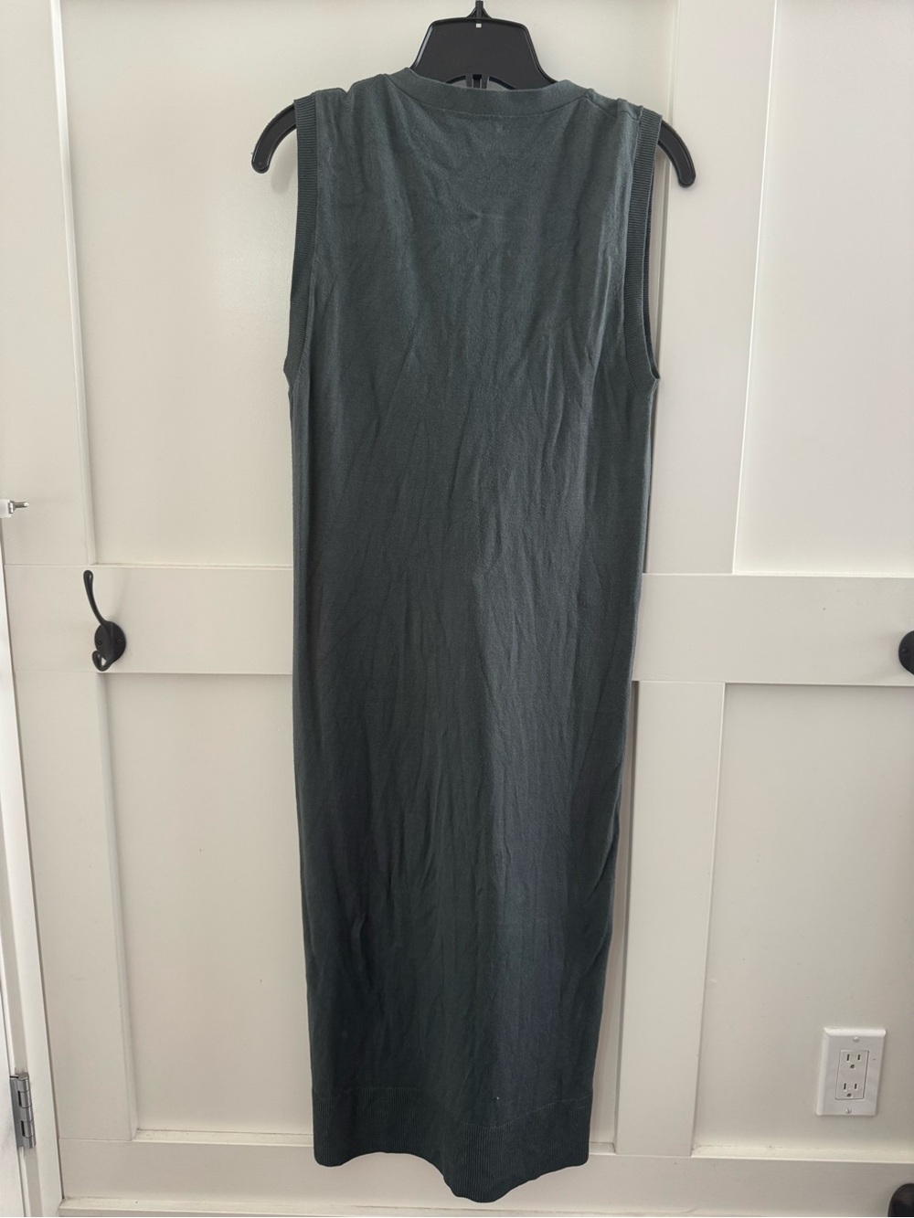 Aritzia Babaton sleeveless knit button down dress cypress green colour size XXS - Picture 2 of 7